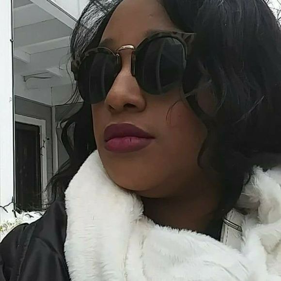 Meet your Posher, Andrell - Picture 1 of 1